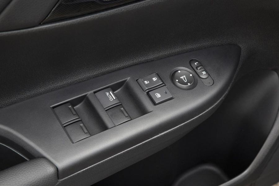  Honda Accord Sport Sedan 2013 года  (фото 38 из 147)